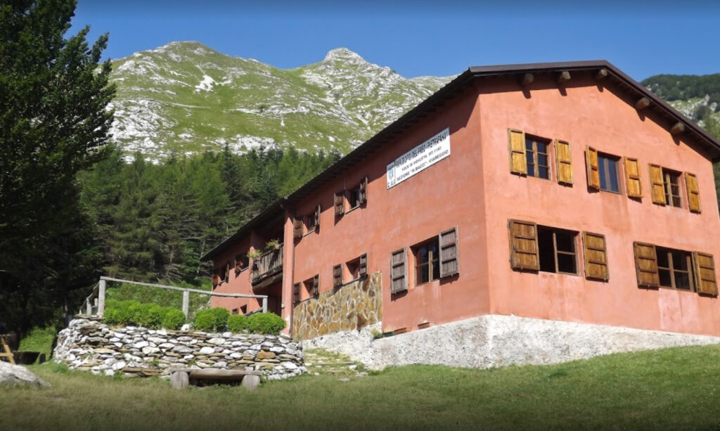 https://it.wikipedia.org/wiki/Rifugio_Del_Freo